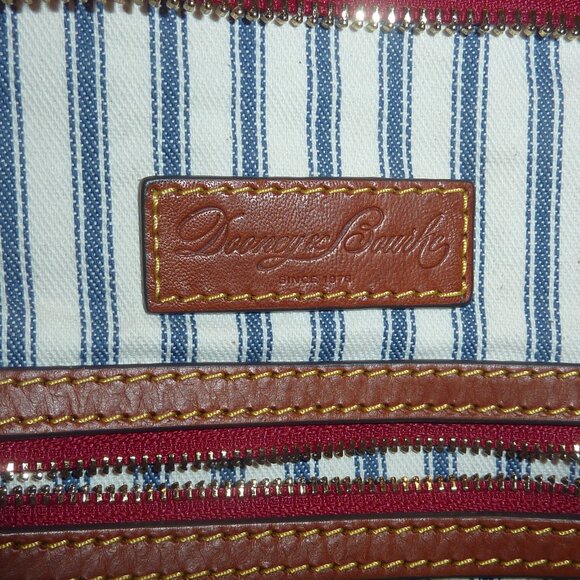 Excellent/MINT Condition Dooney & Bourke Large Tote, Shoulder Purse - Picture 11 of 13